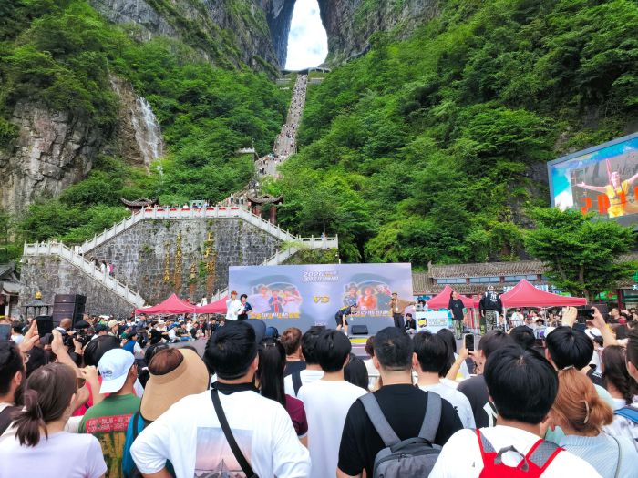 云海为幕,山水共舞