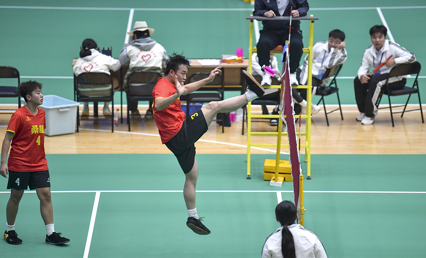 跃影凌空 灵毽逐风